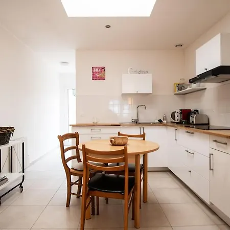 Дом отдыха Cozy Townhouse Near Lille - 3 Guests