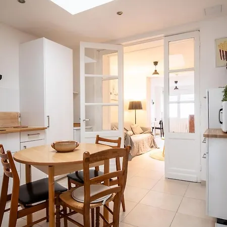 Дом отдыха Cozy Townhouse Near Lille - 3 Guests *